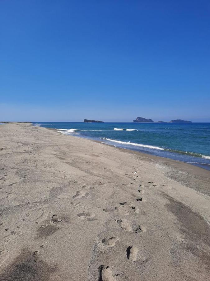 Youhan Beach Resort San Antonio  Buitenkant foto