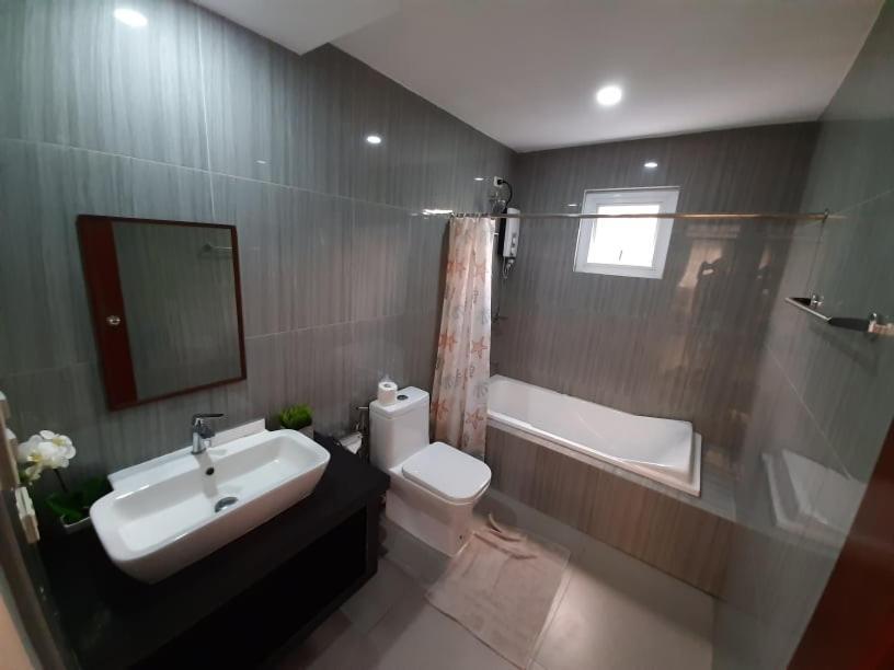 Youhan Beach Resort San Antonio  Buitenkant foto