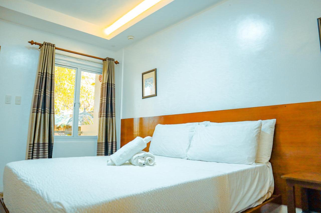 Youhan Beach Resort San Antonio  Buitenkant foto