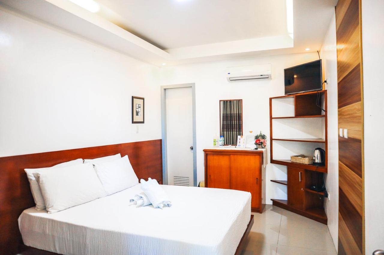 Youhan Beach Resort San Antonio  Buitenkant foto