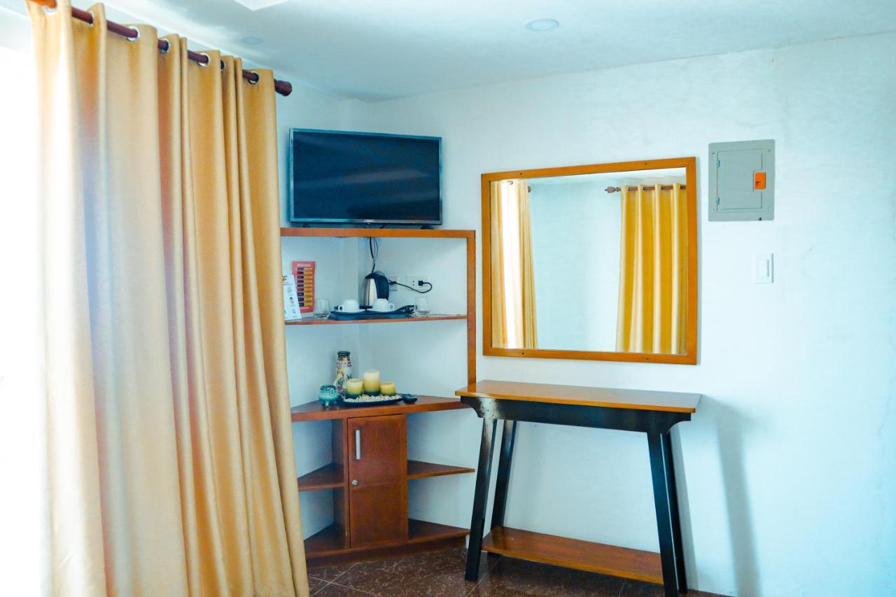 Youhan Beach Resort San Antonio  Buitenkant foto